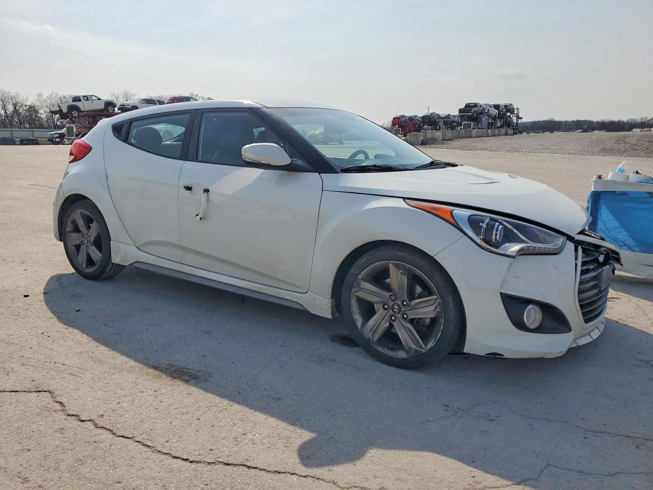2015 HYUNDAI VELOSTER TURBO photo 7
