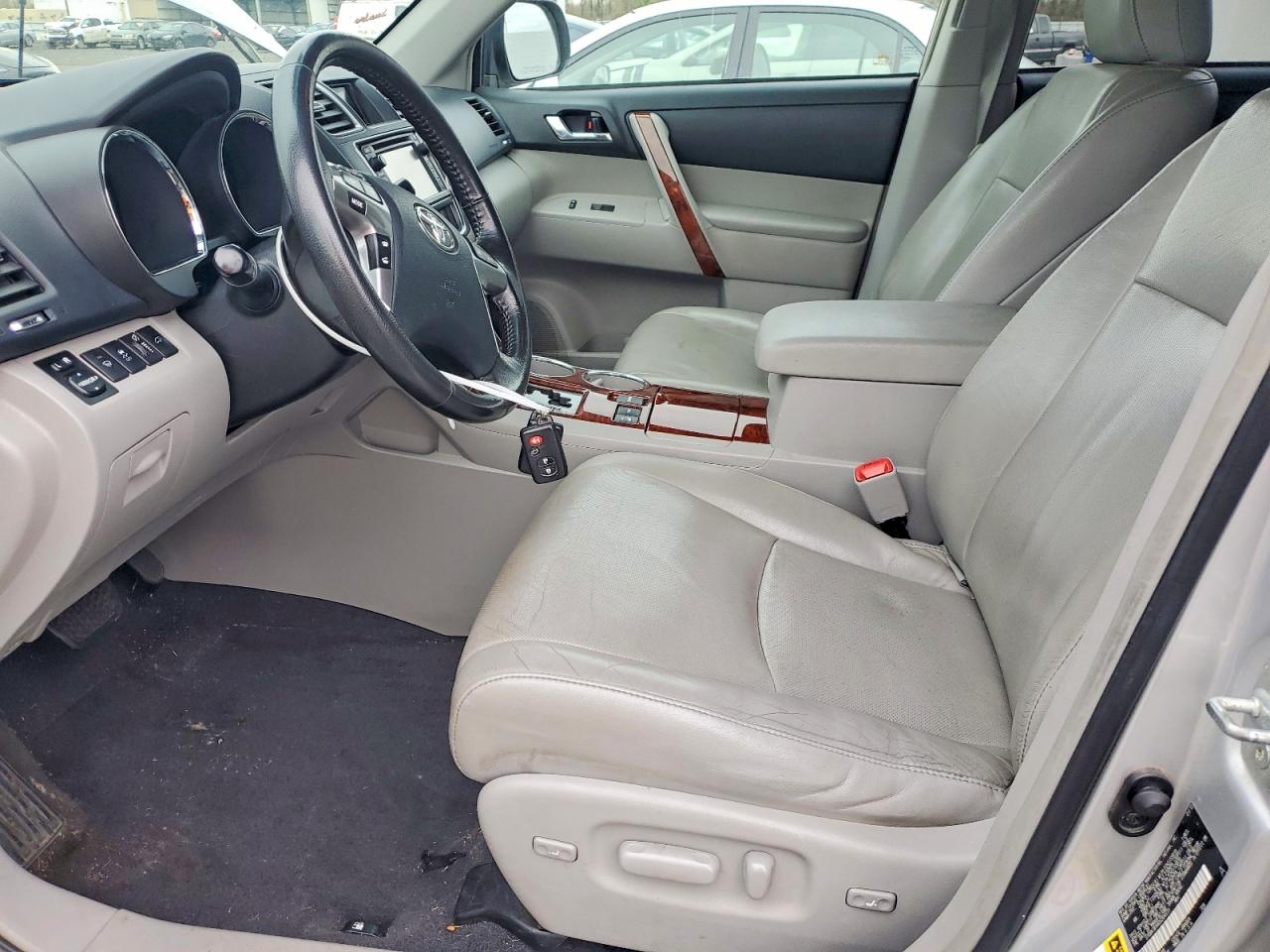 2013 TOYOTA HIGHLANDER LIMITED photo 7