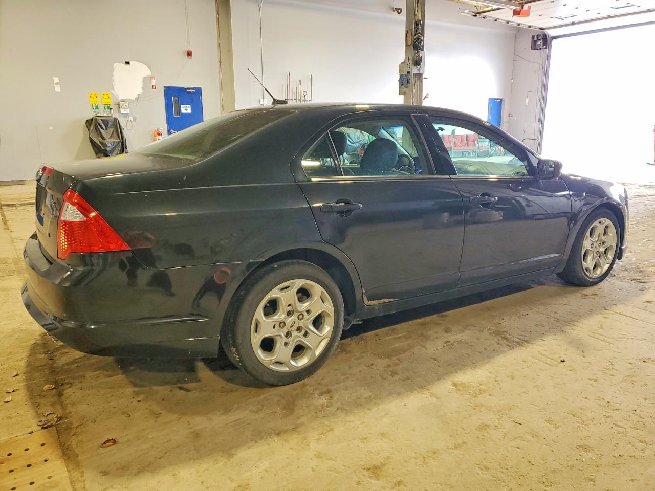 2011 FORD FUSION SE photo 3