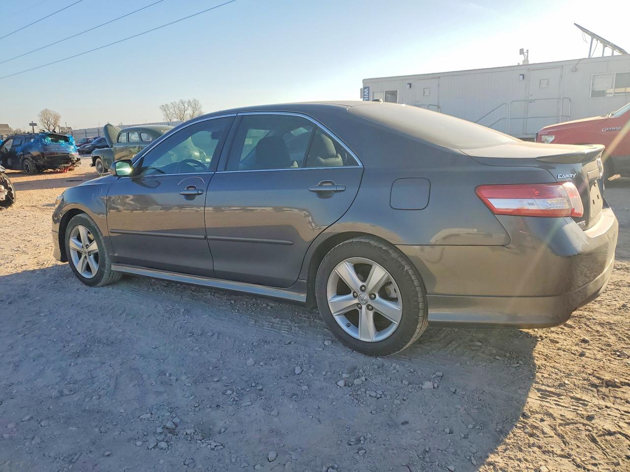 2011 TOYOTA CAMRY SE photo 2