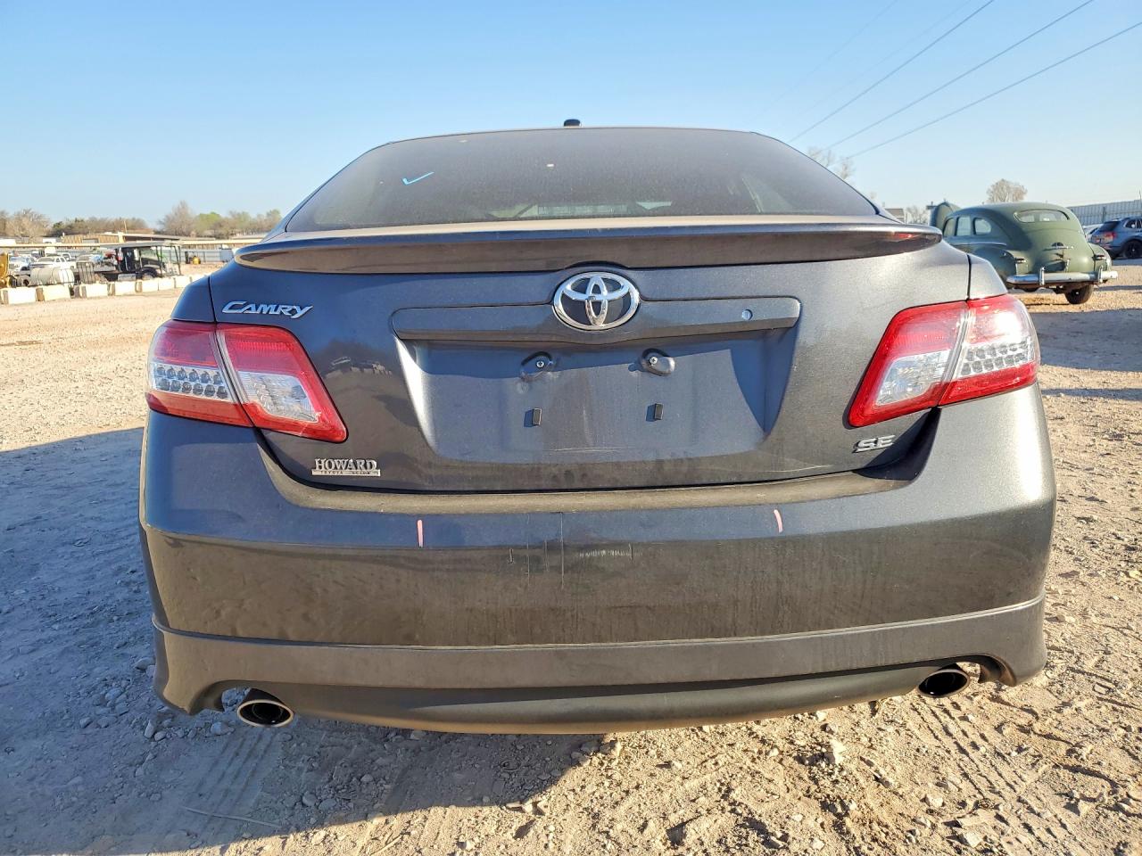2011 TOYOTA CAMRY SE photo 6