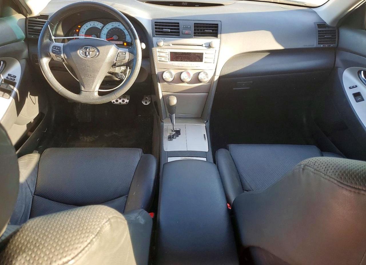 2011 TOYOTA CAMRY SE photo 8