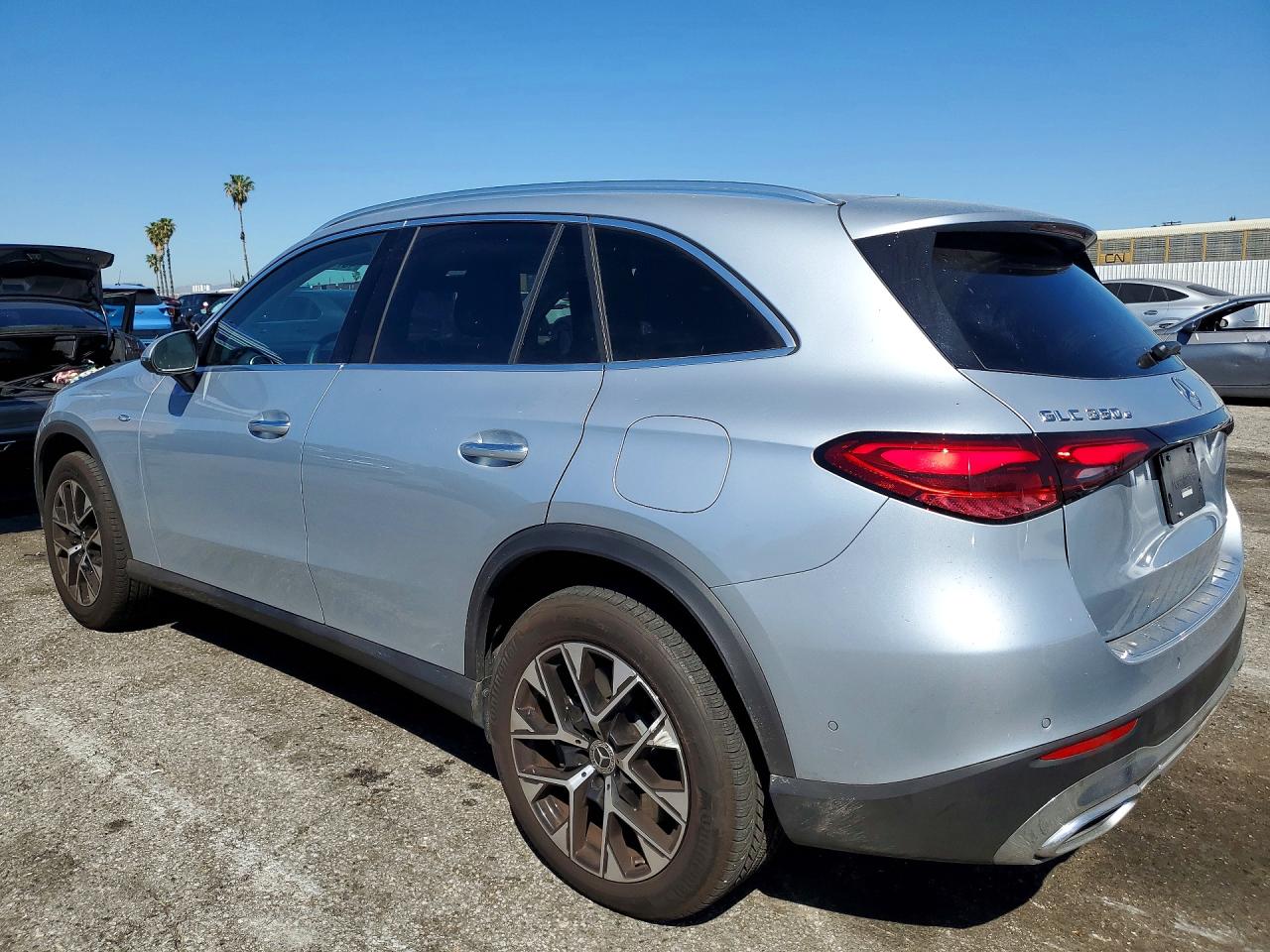 2025 MERCEDES-BENZ GLC 350E photo 3