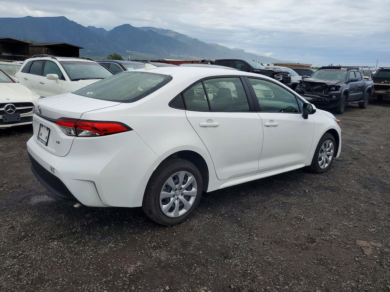 2025 TOYOTA COROLLA LE photo 5