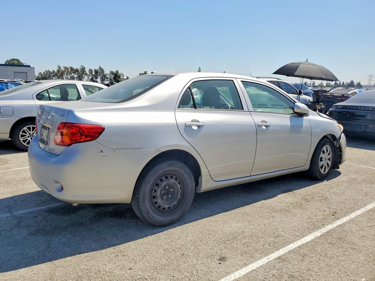 2010 TOYOTA COROLLA LE photo 5