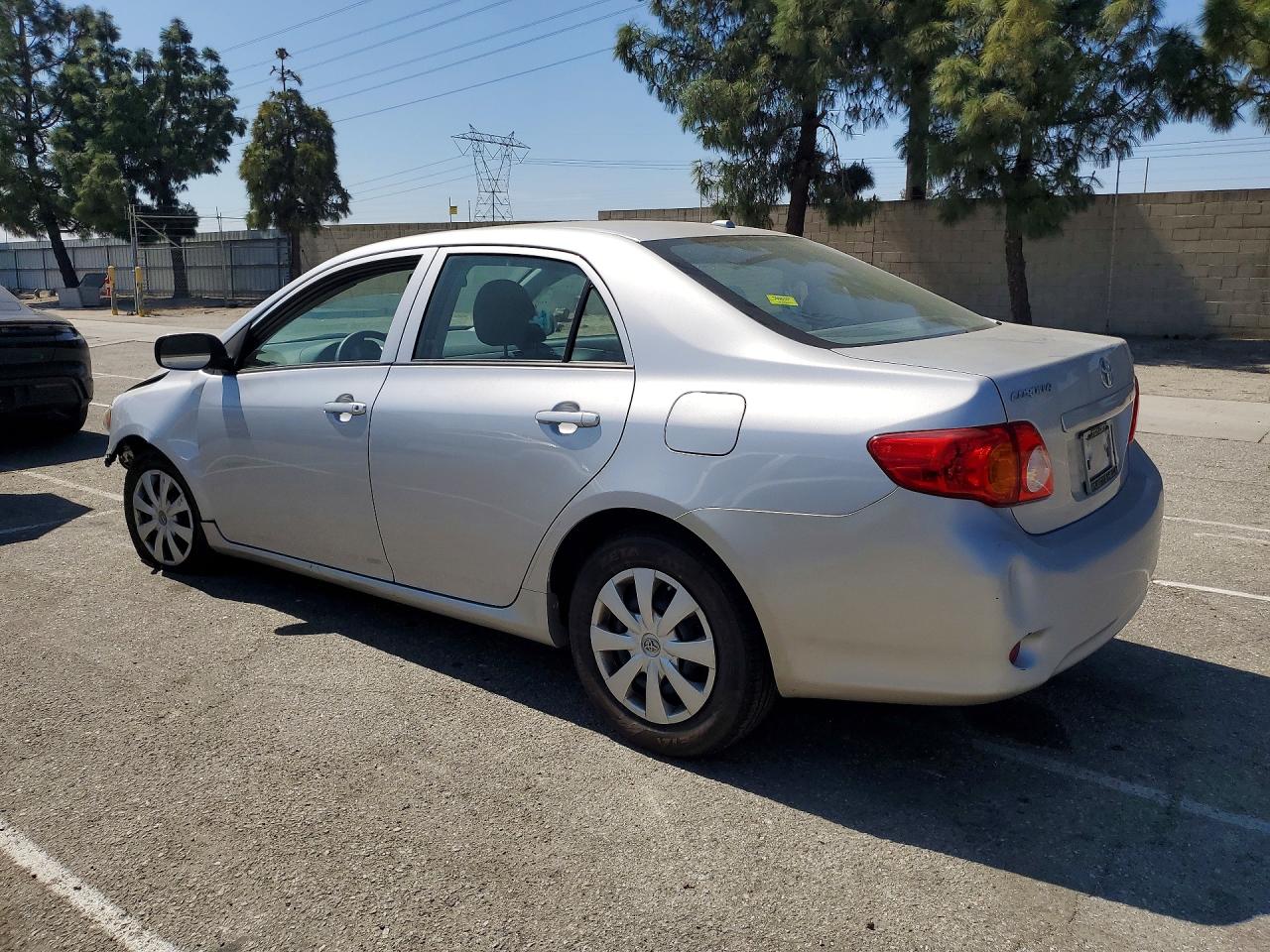 2010 TOYOTA COROLLA LE photo 3