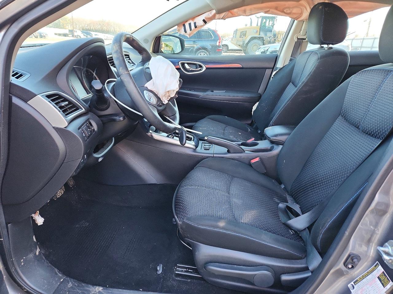 2019 NISSAN SENTRA SR photo 13