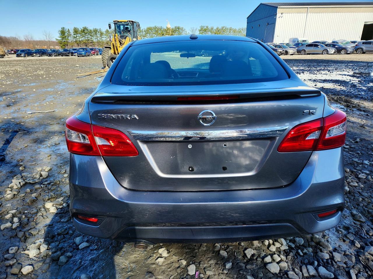 2019 NISSAN SENTRA SR photo 11