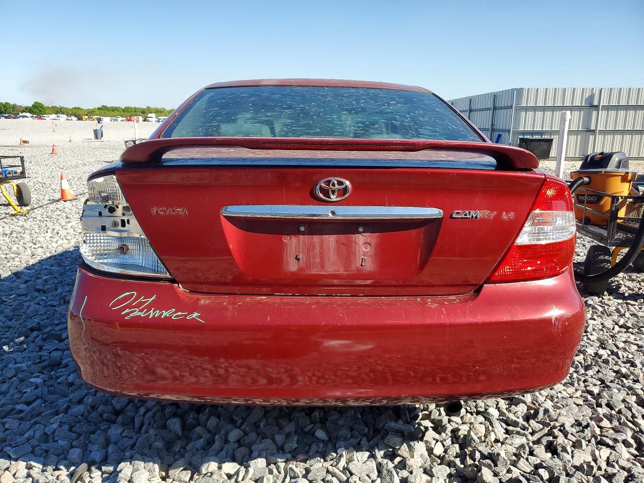 2002 TOYOTA CAMRY LE photo 16