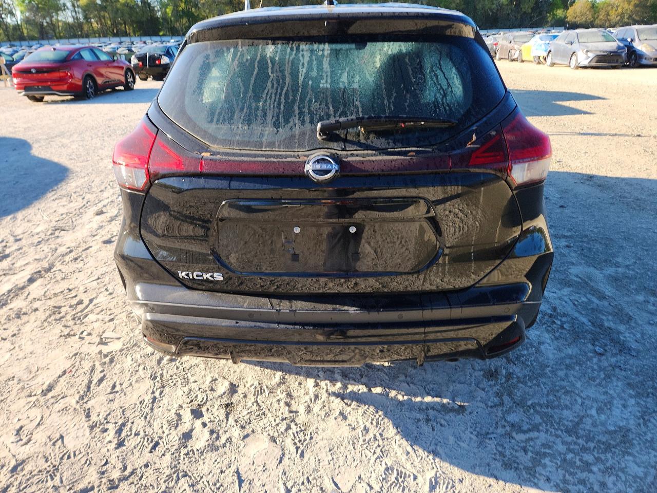 2022 NISSAN KICKS S photo 11