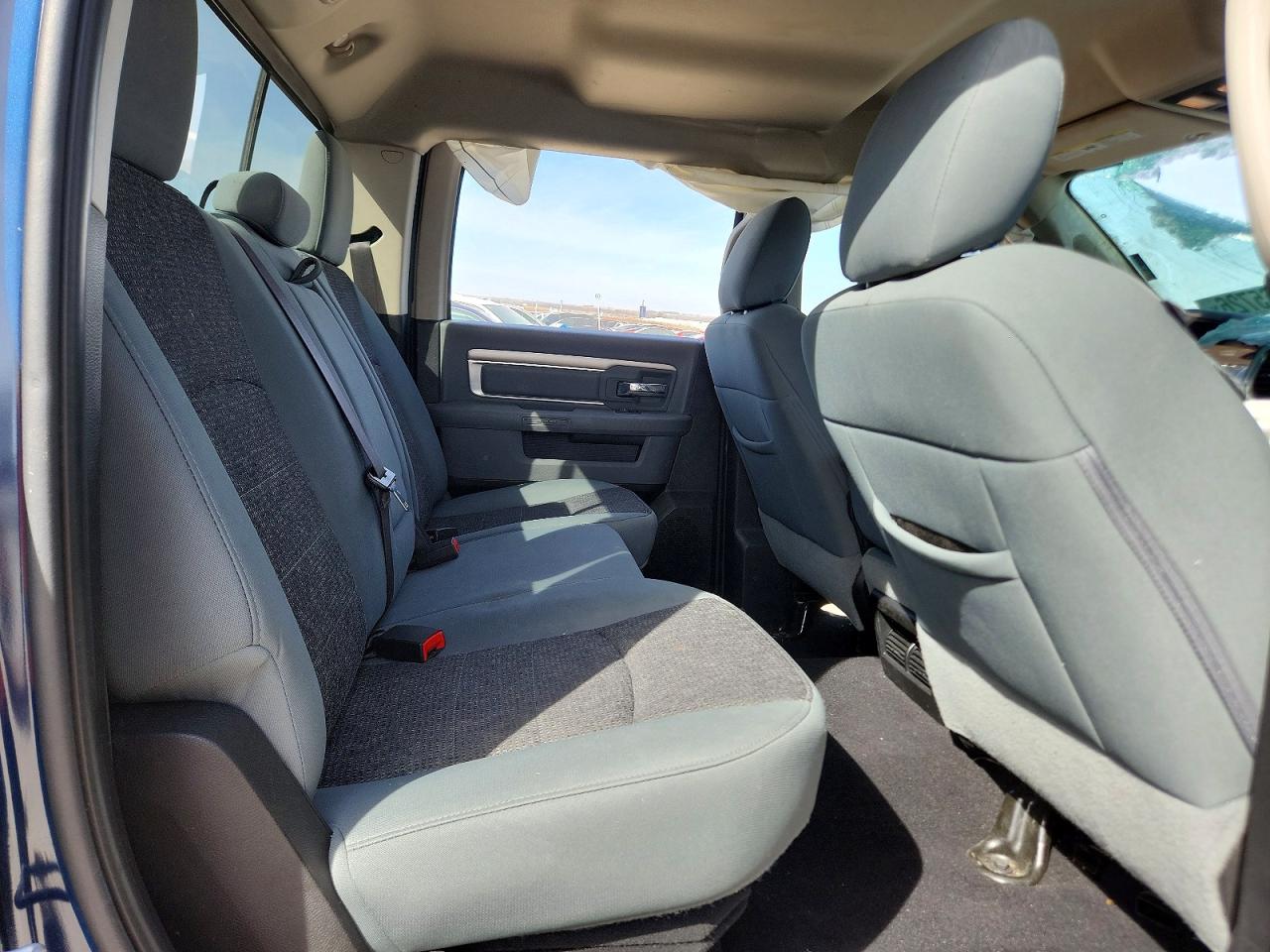 2019 RAM 1500 CLASSIC SLT photo 28