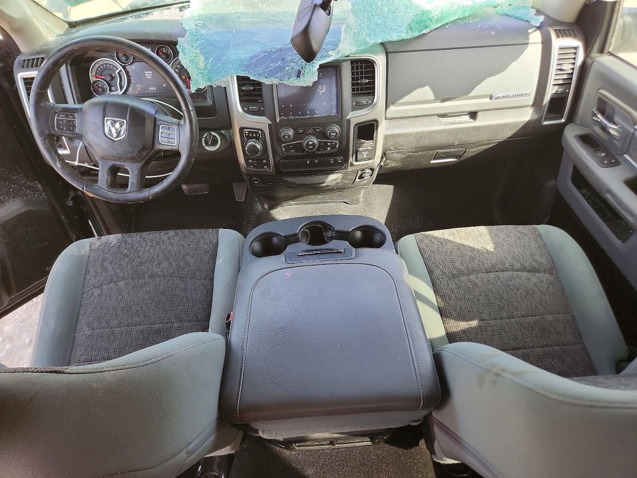 2019 RAM 1500 CLASSIC SLT photo 22
