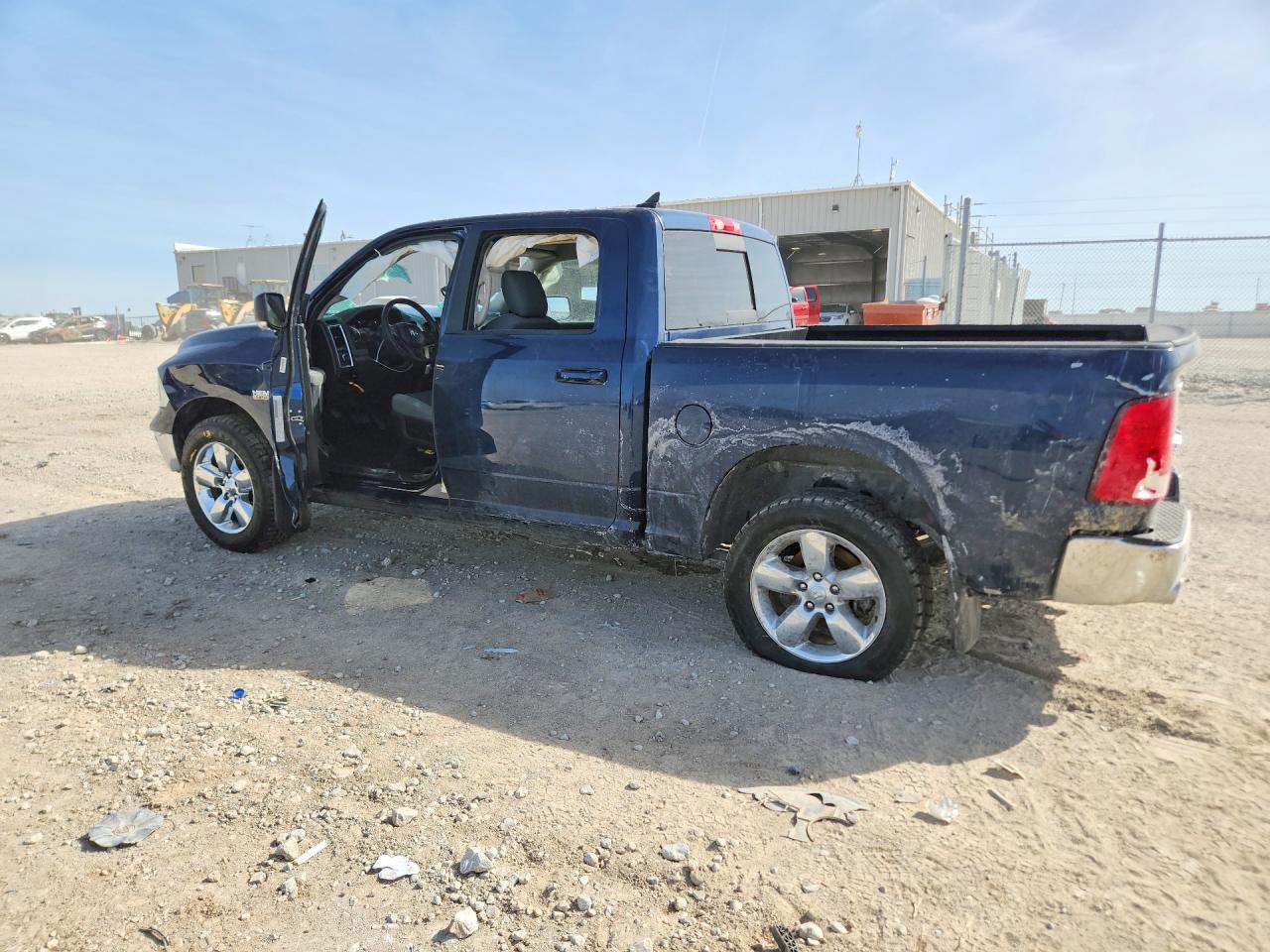 2019 RAM 1500 CLASSIC SLT photo 4