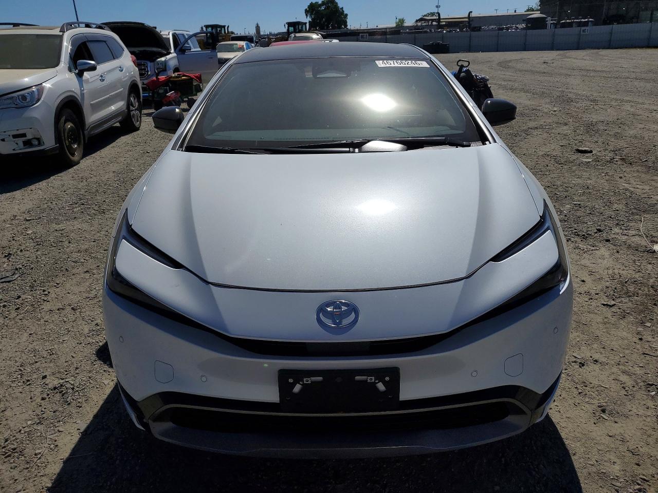 2025 TOYOTA PRIUS XLE photo 13
