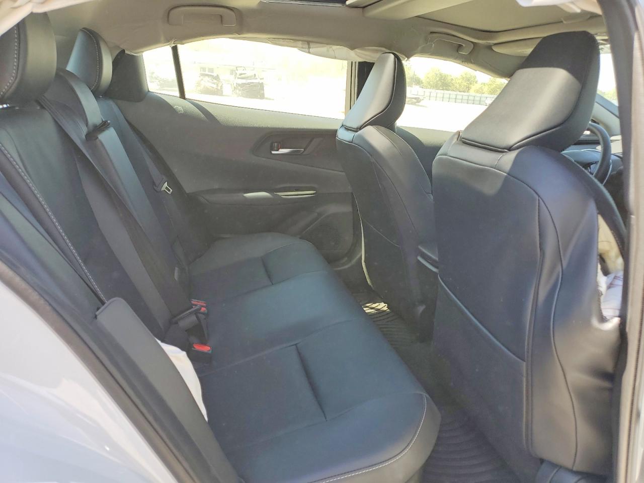 2025 TOYOTA PRIUS XLE photo 28