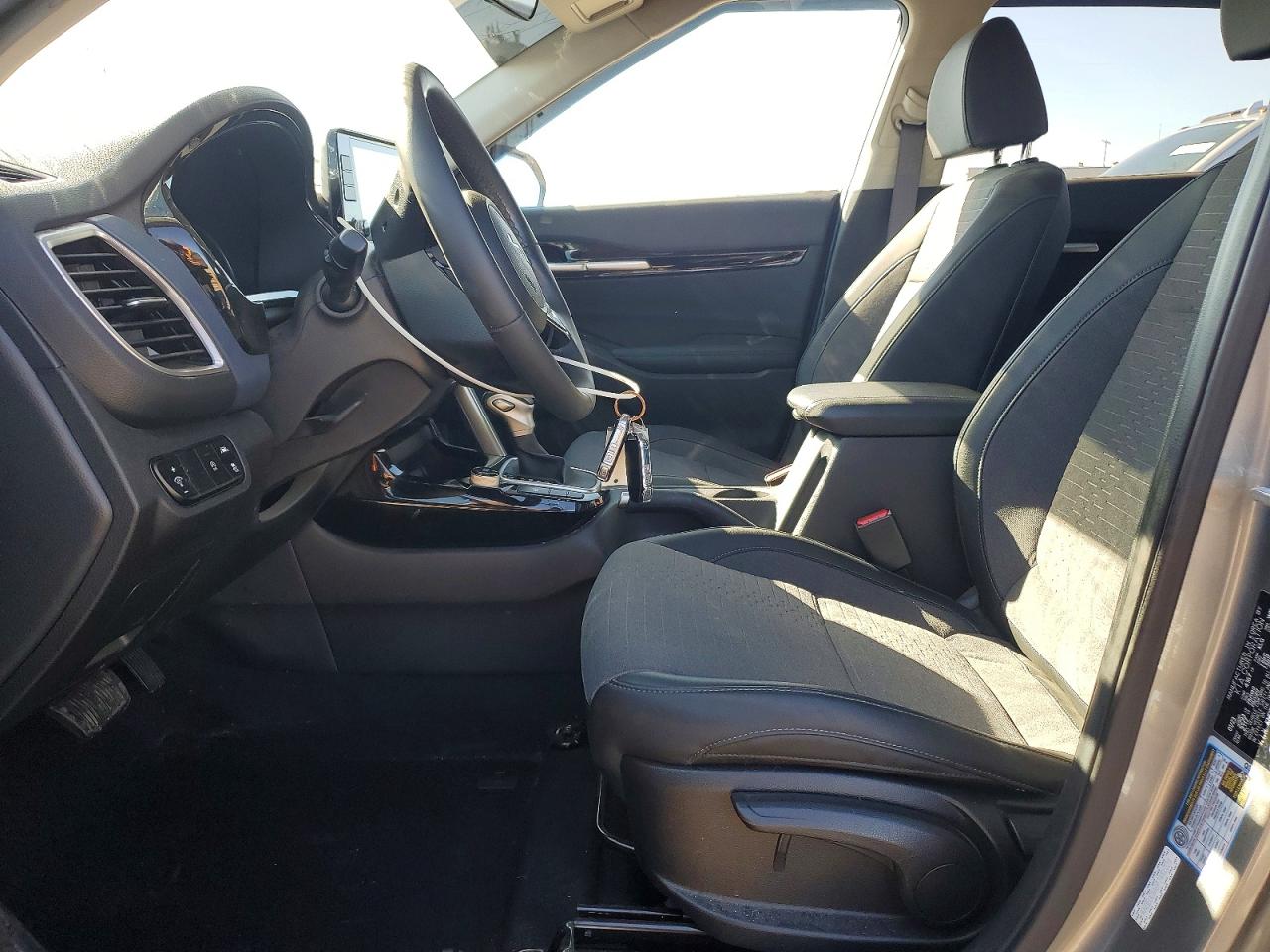 2023 KIA SELTOS S photo 13