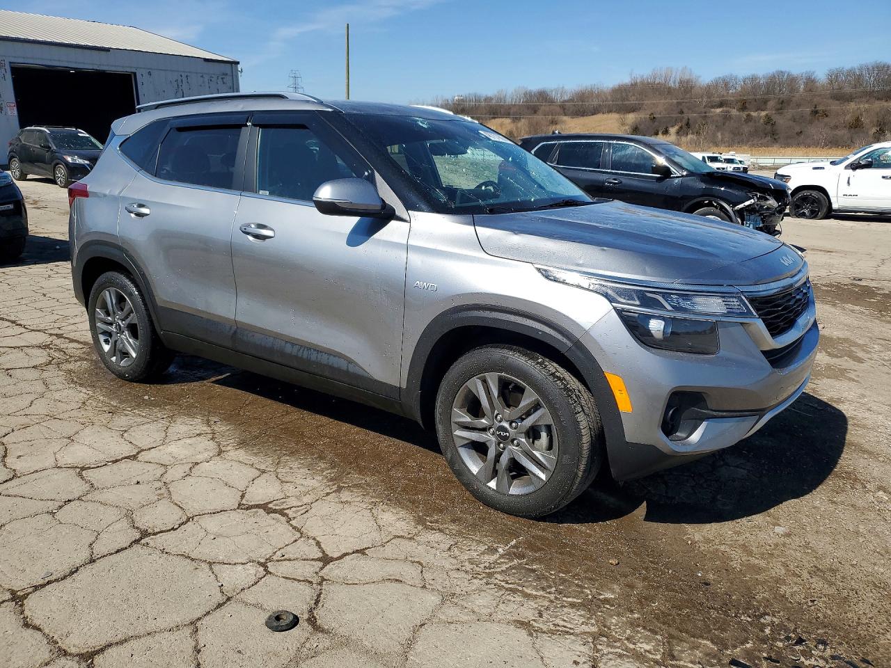 2023 KIA SELTOS S photo 7