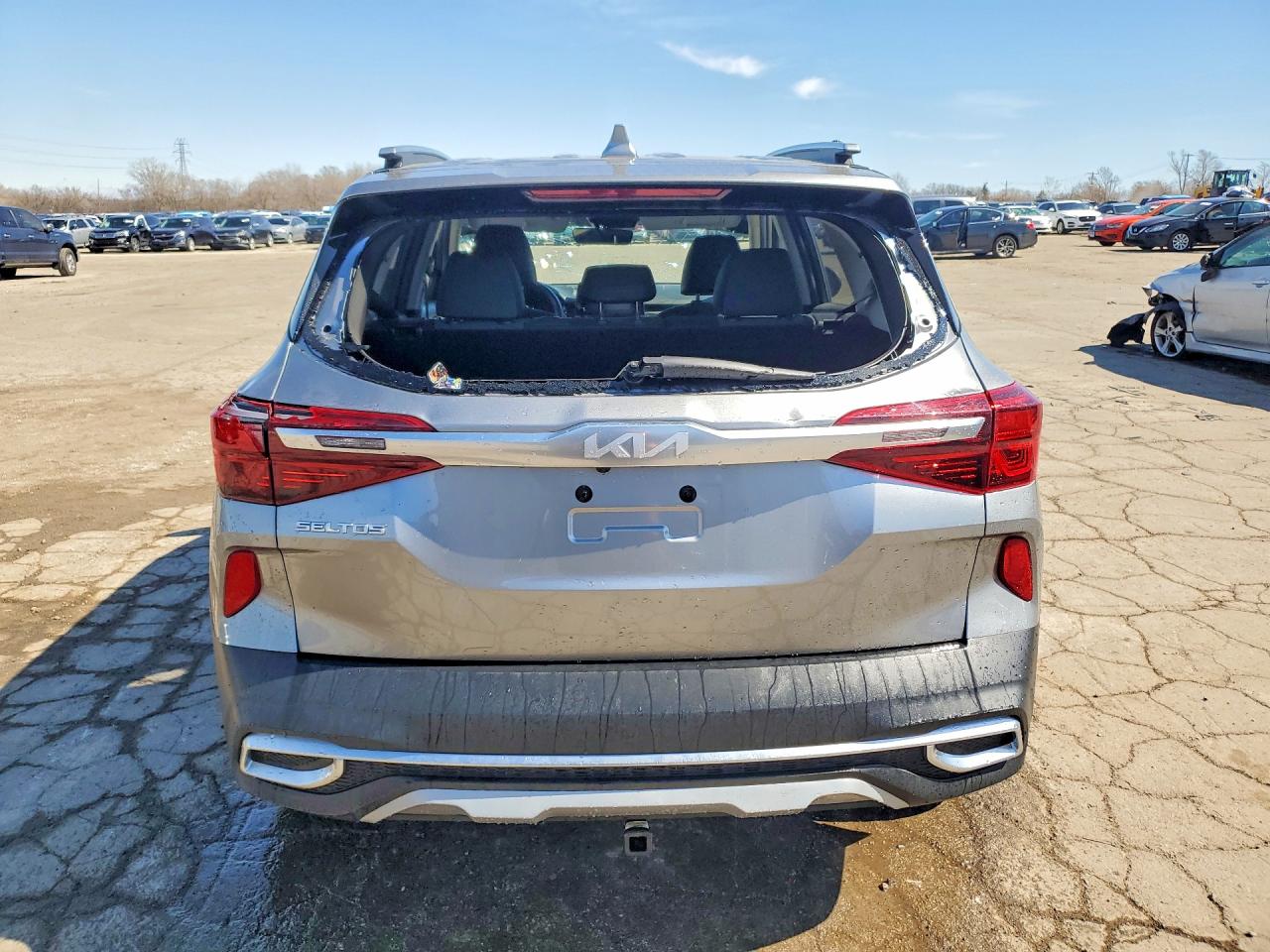 2023 KIA SELTOS S photo 11