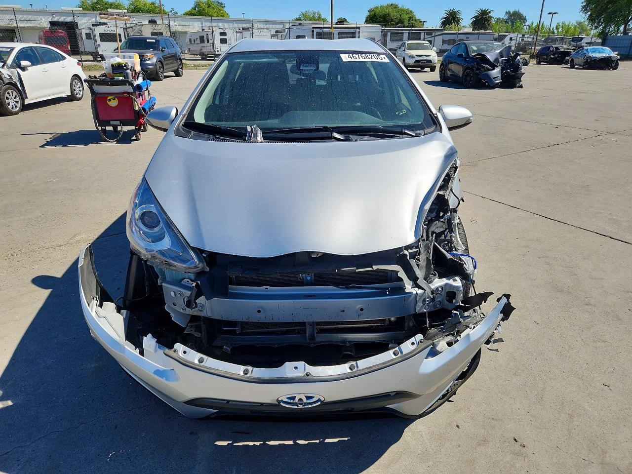 2017 TOYOTA PRIUS C TWO photo 5