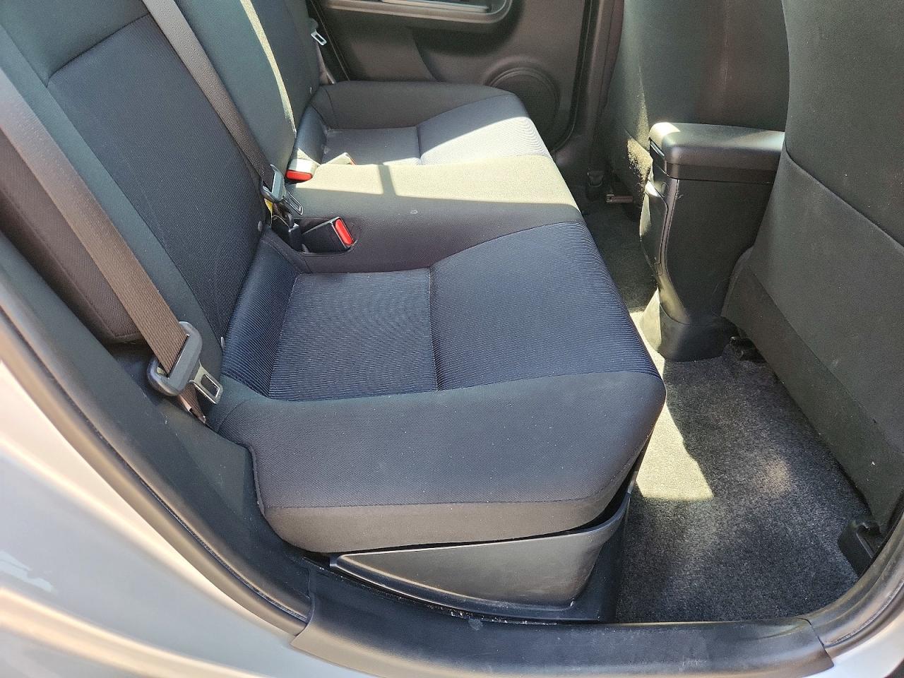 2017 TOYOTA PRIUS C TWO photo 10
