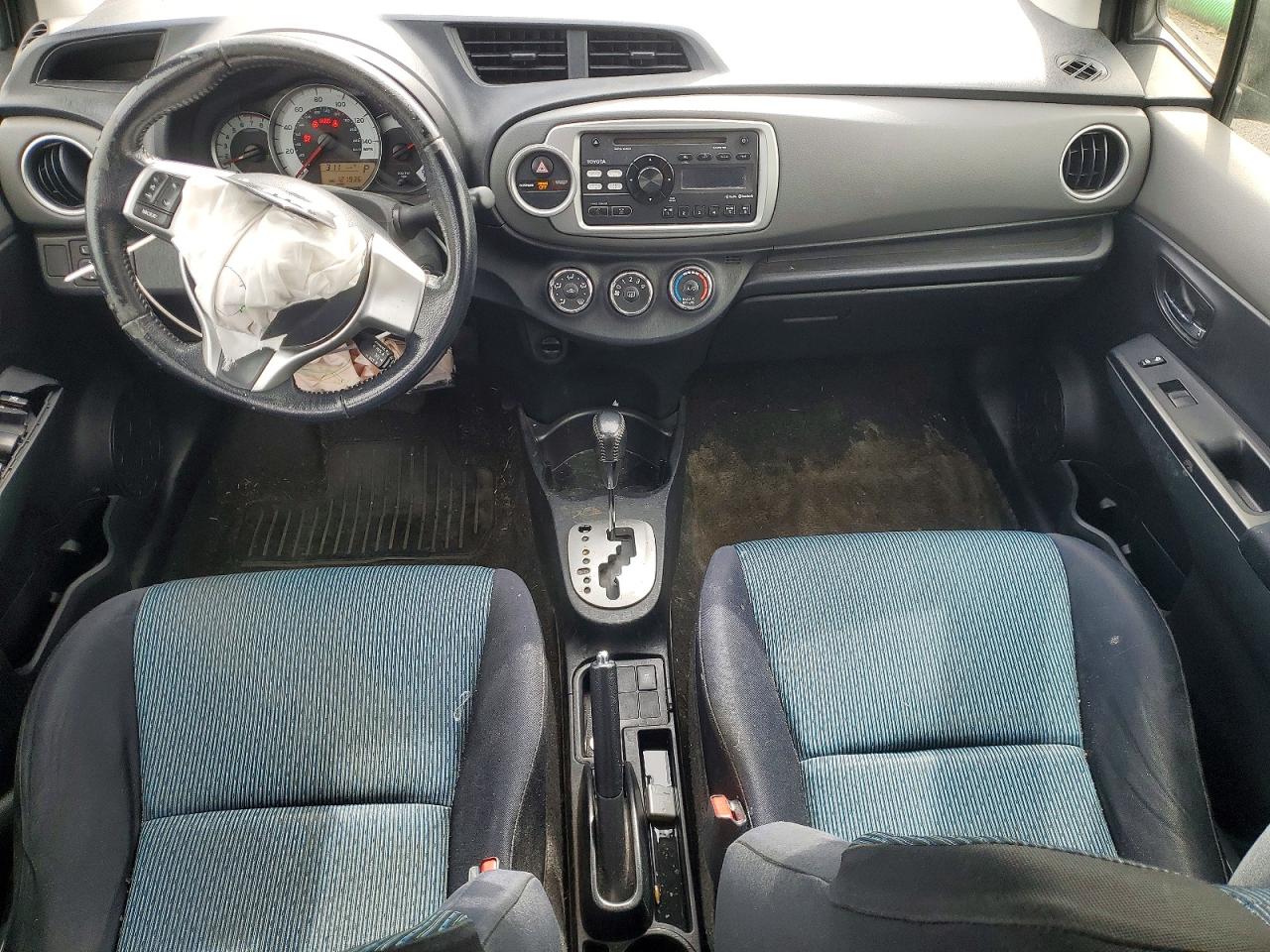 2012 TOYOTA YARIS 5-DOOR LE photo 8
