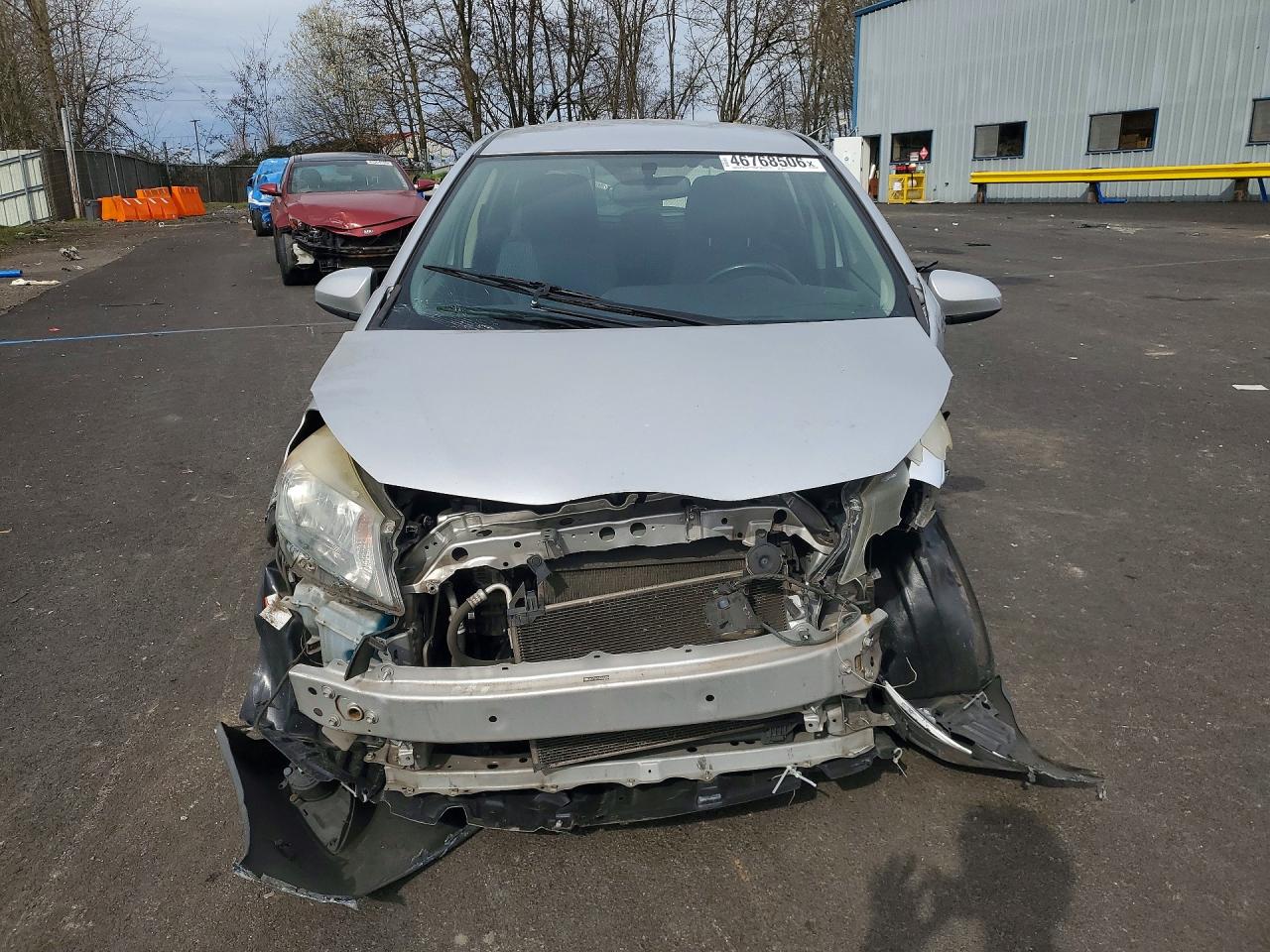 2012 TOYOTA YARIS 5-DOOR LE photo 5