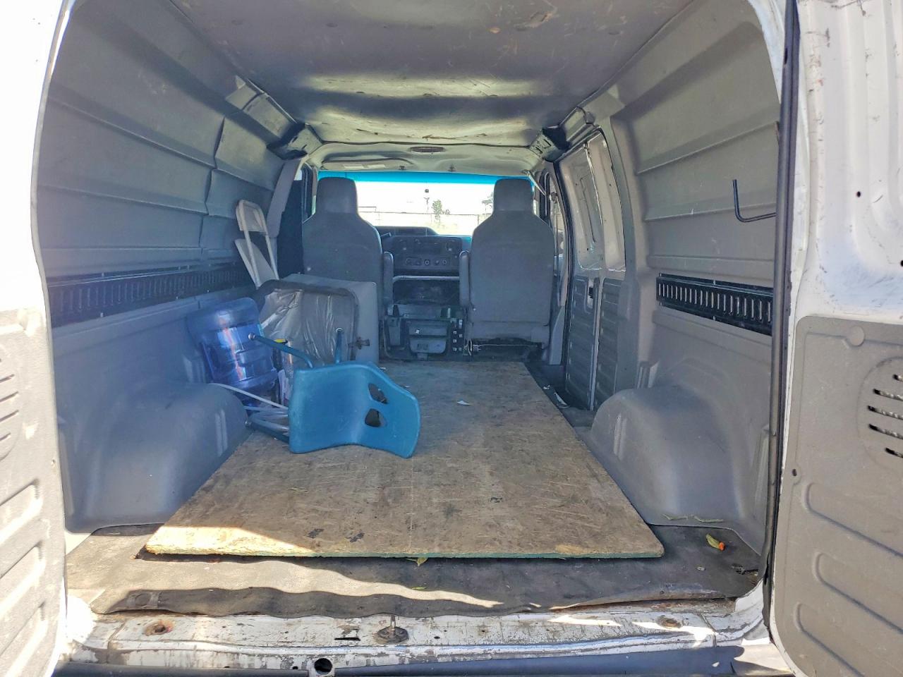 2014 FORD E250 DELIVERY VAN photo 10