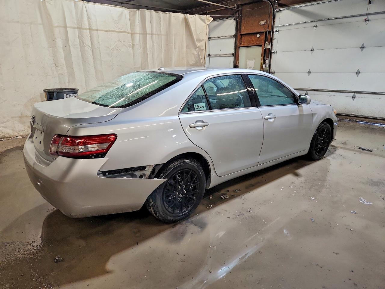 2010 TOYOTA CAMRY LE photo 3
