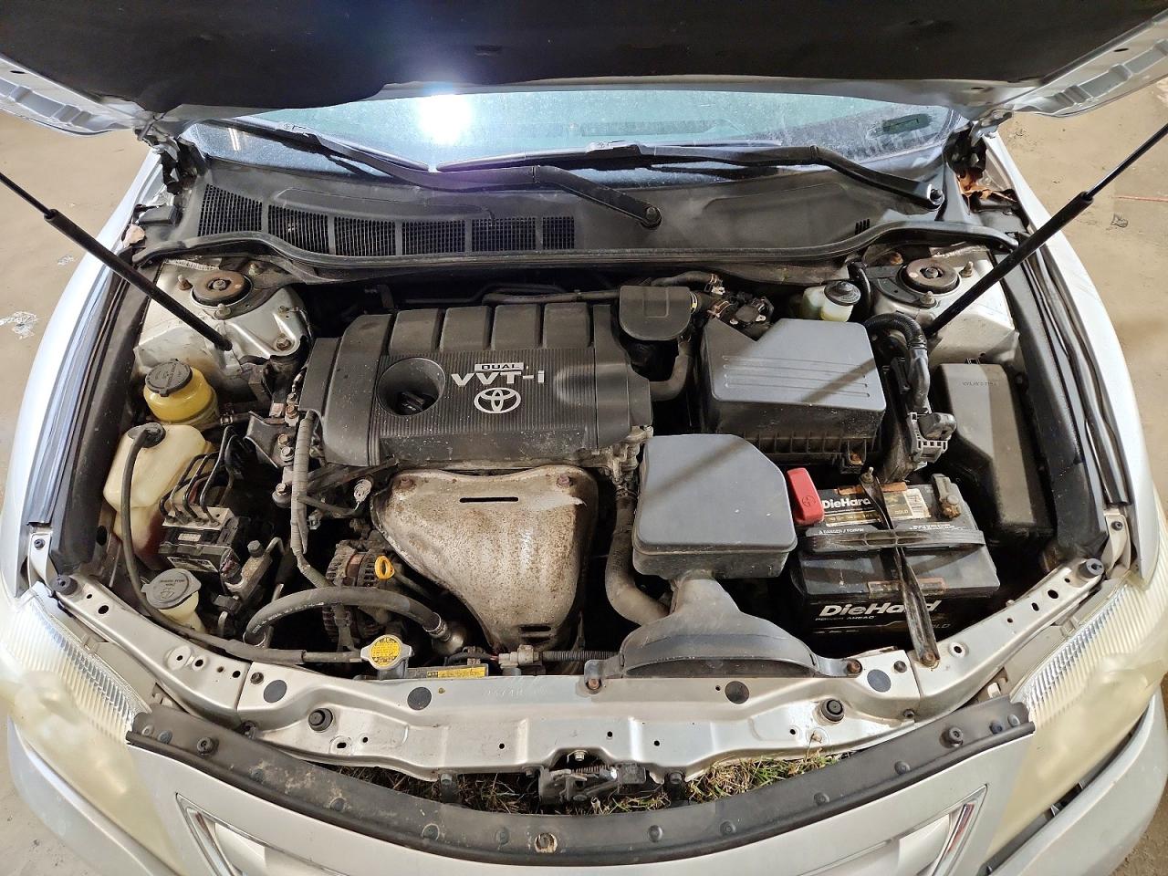 2010 TOYOTA CAMRY LE photo 11