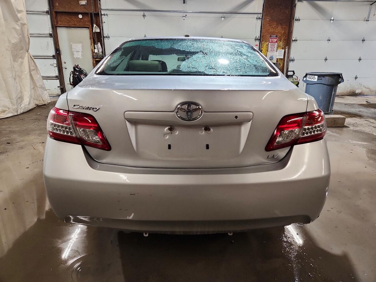 2010 TOYOTA CAMRY LE photo 6