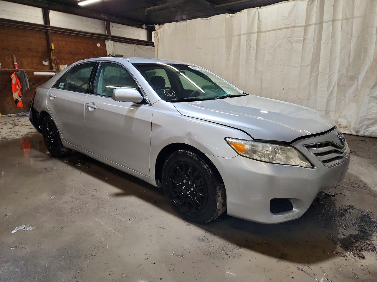 2010 TOYOTA CAMRY LE photo 4