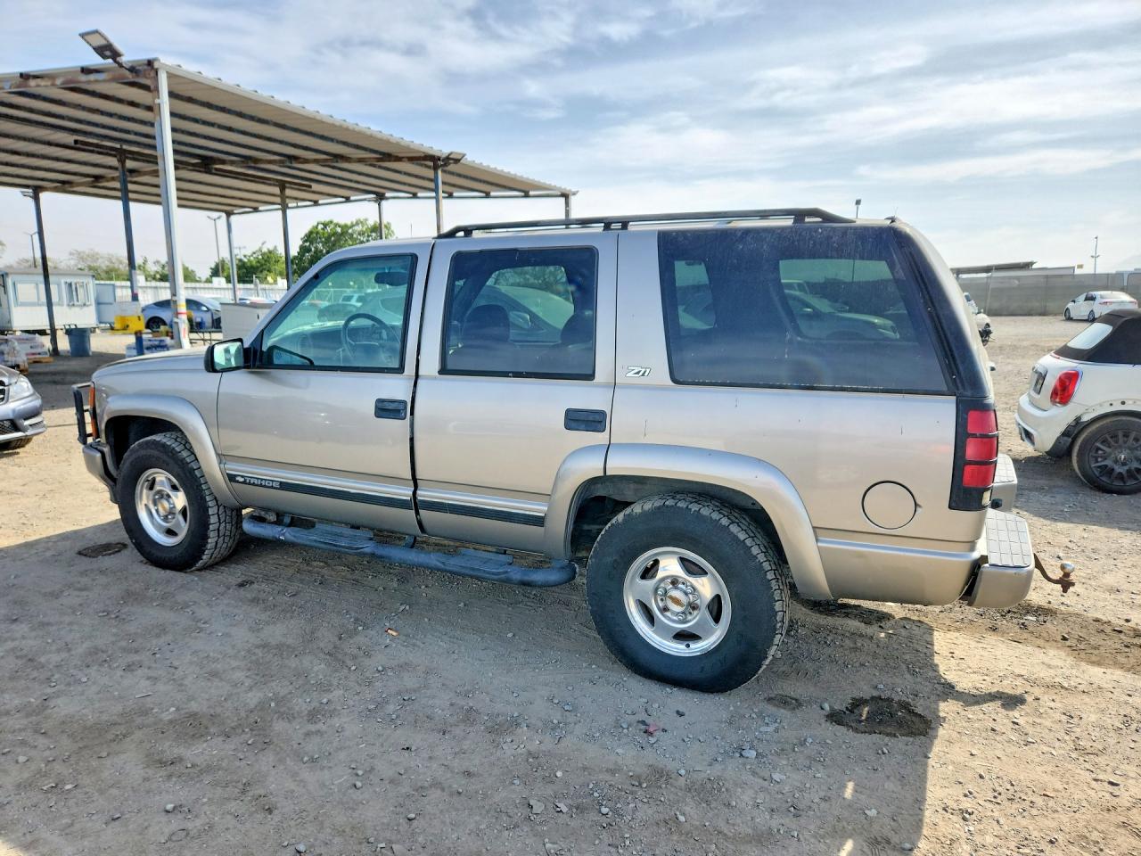 2000 CHEVROLET TAHOE K1500 photo 2