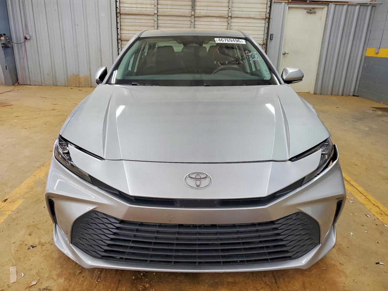 2025 TOYOTA CAMRY LE photo 5