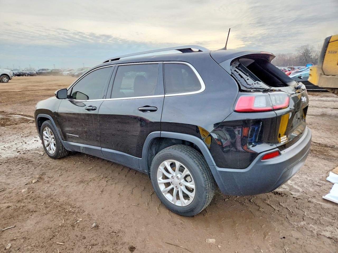 2019 JEEP CHEROKEE LATITUDE photo 2