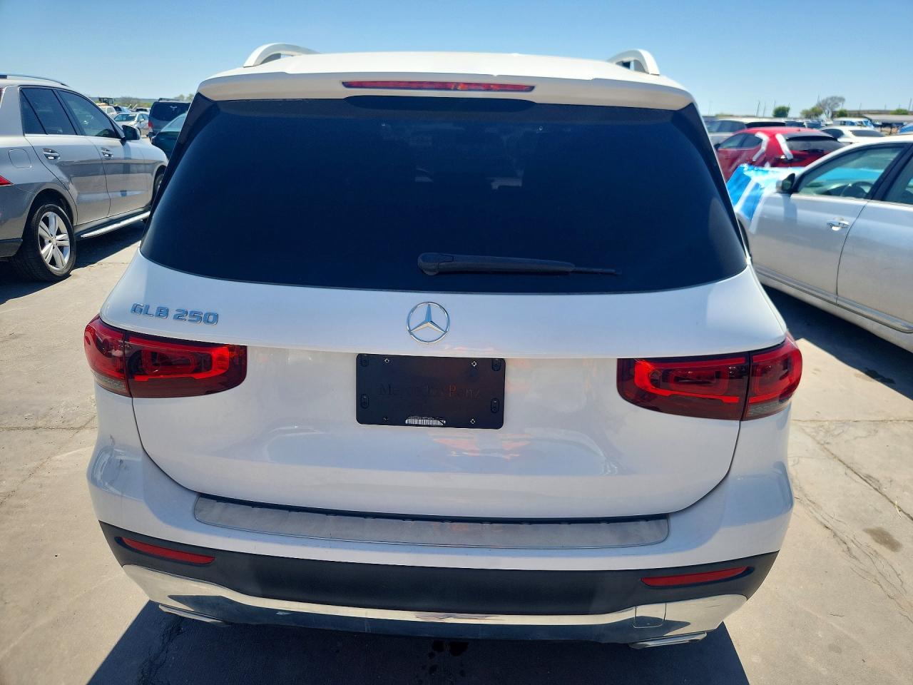 2020 MERCEDES-BENZ GLB 250 photo 6