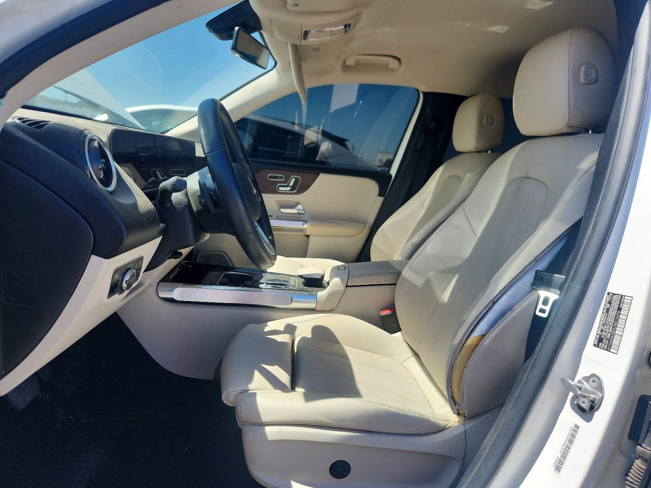 2020 MERCEDES-BENZ GLB 250 photo 7