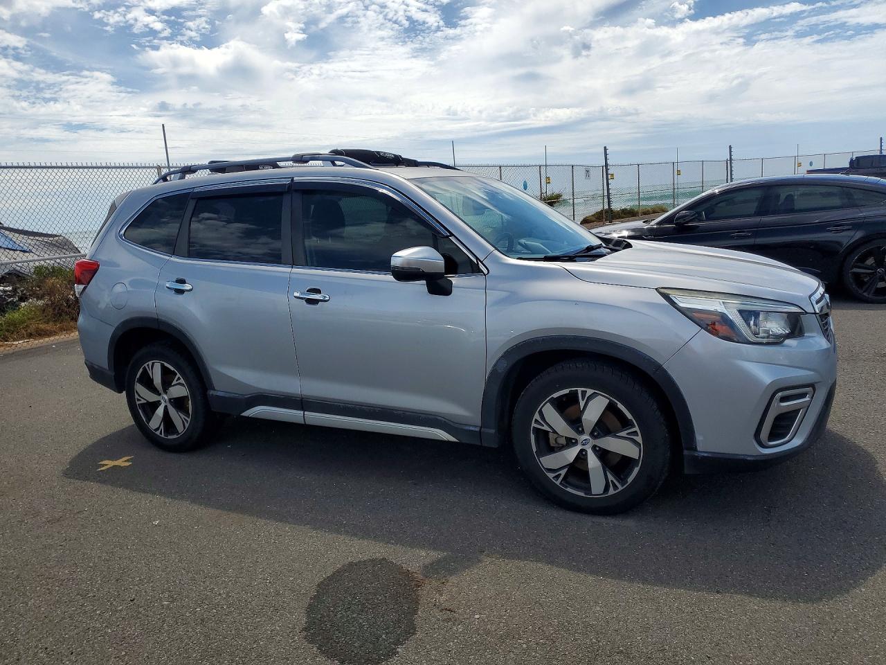 2019 SUBARU FORESTER TOURING photo 4