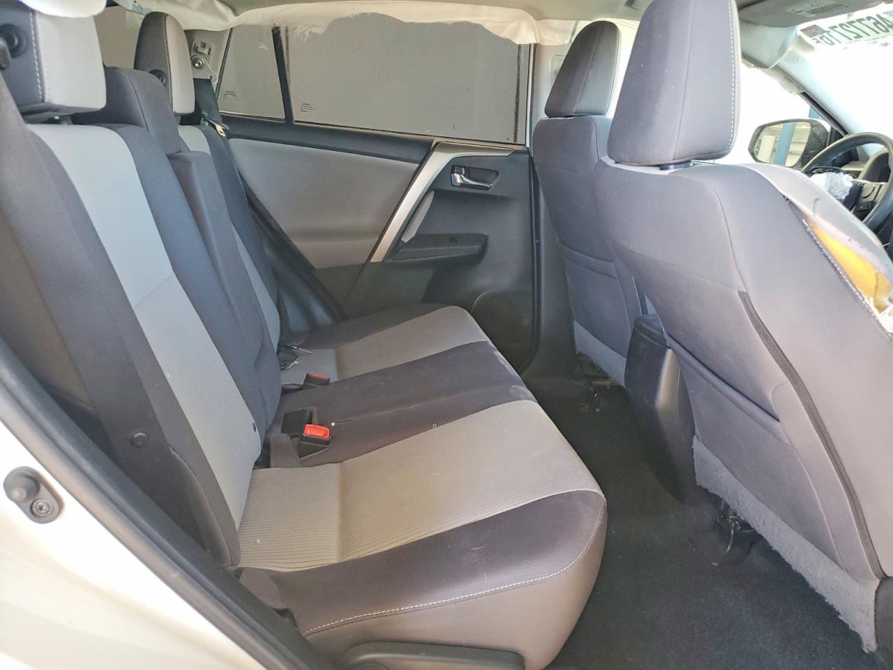 2015 TOYOTA RAV4 XLE photo 11
