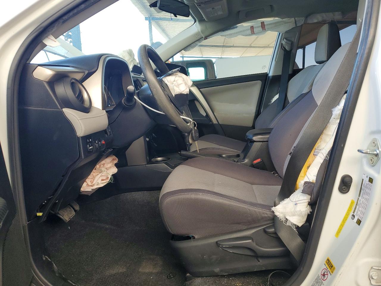 2015 TOYOTA RAV4 XLE photo 7