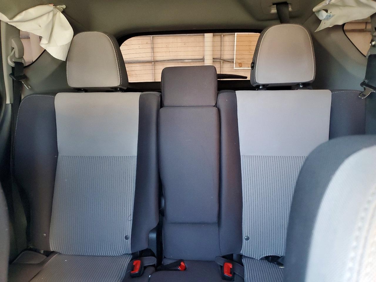 2015 TOYOTA RAV4 XLE photo 10