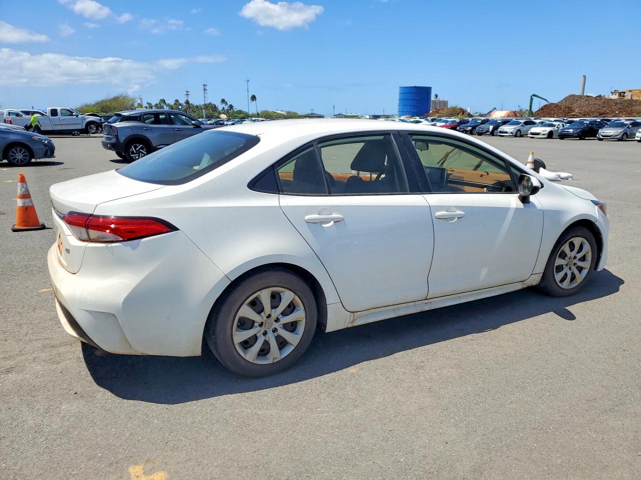 2021 TOYOTA COROLLA LE photo 3