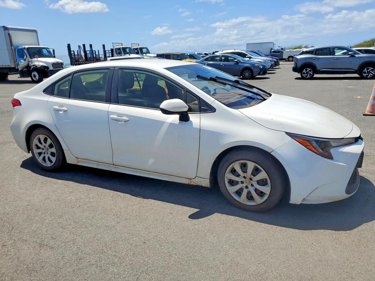2021 TOYOTA COROLLA LE photo 4