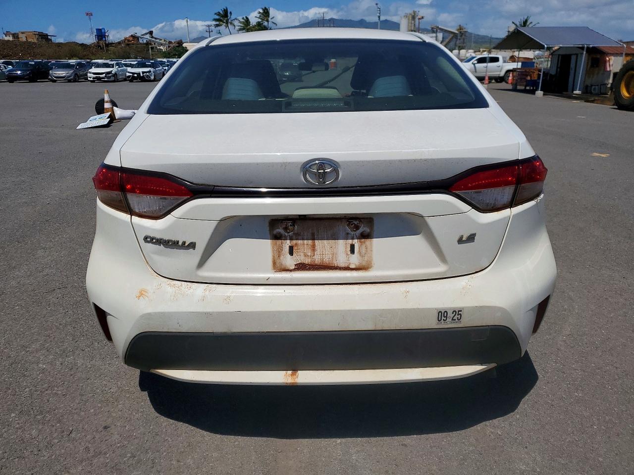2021 TOYOTA COROLLA LE photo 6
