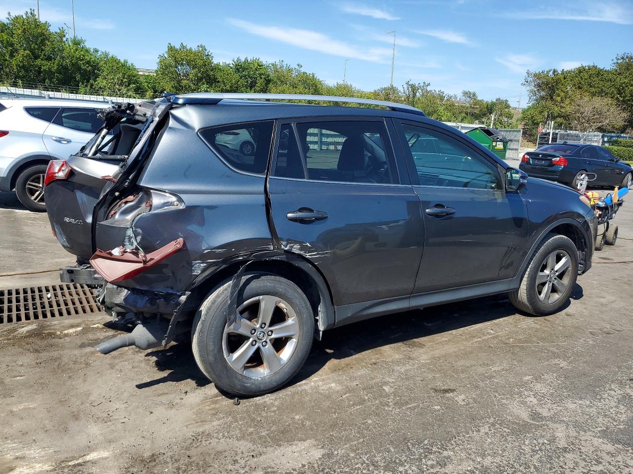 2015 TOYOTA RAV4 XLE photo 5