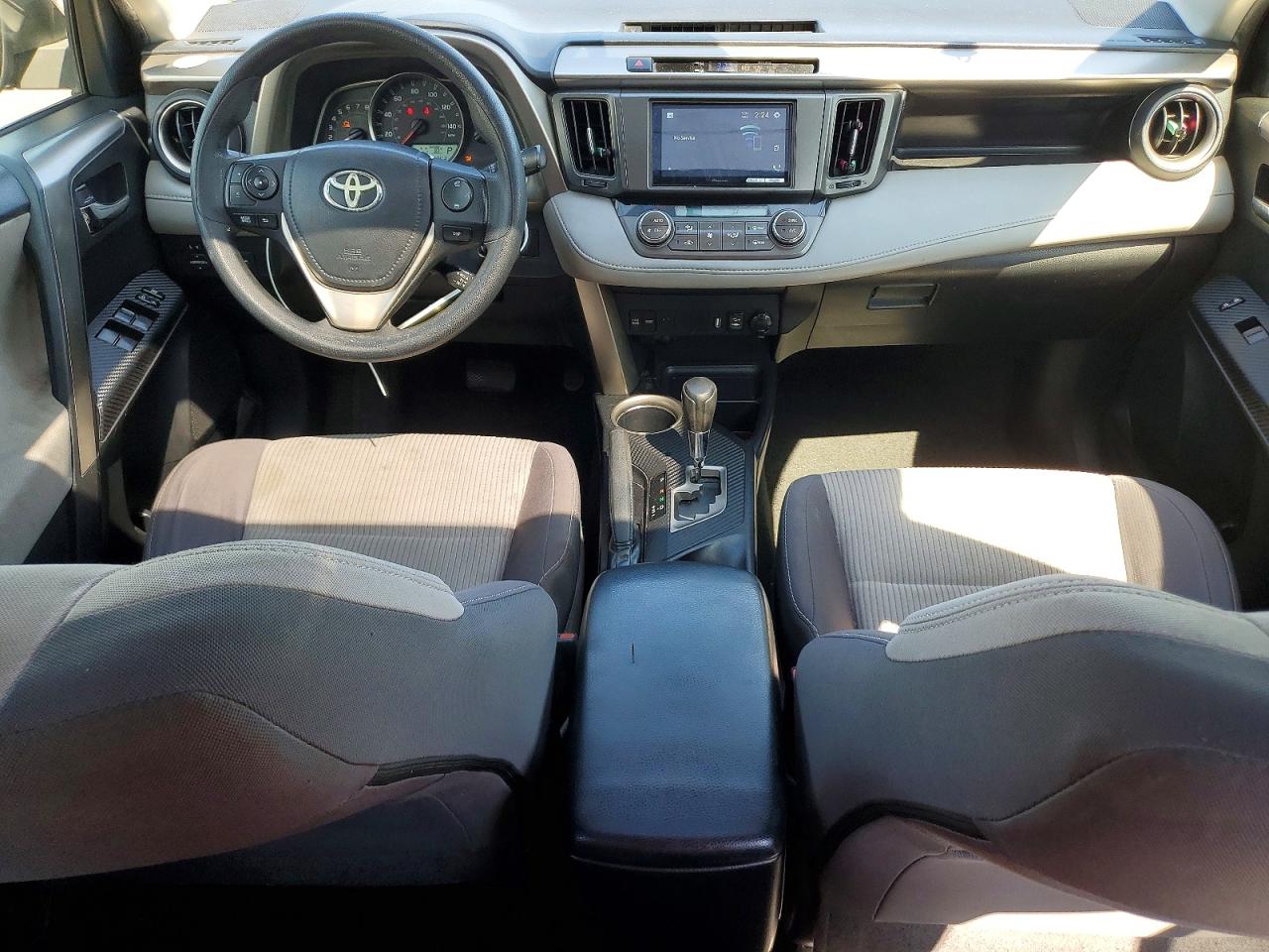 2015 TOYOTA RAV4 XLE photo 15