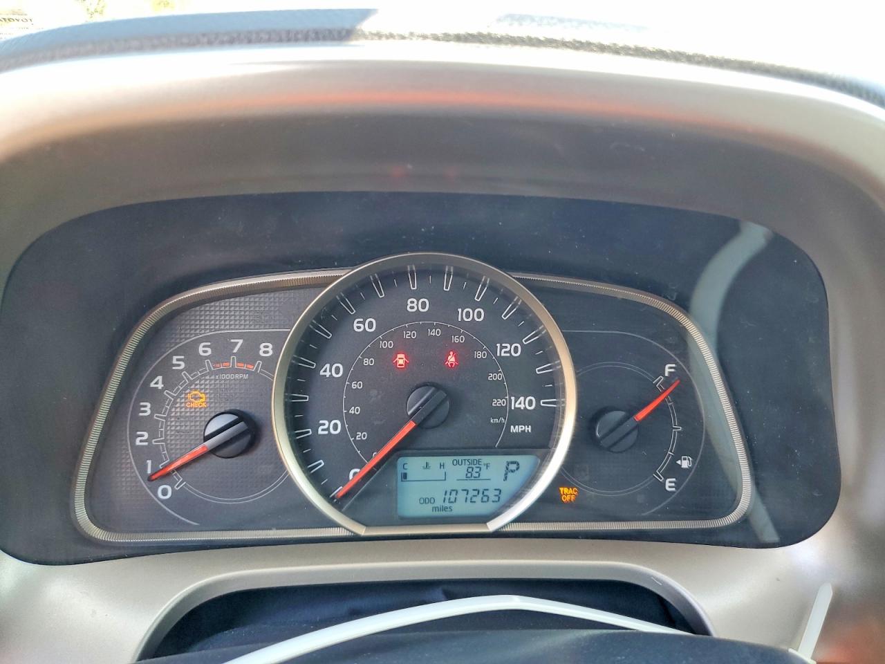 2015 TOYOTA RAV4 XLE photo 17
