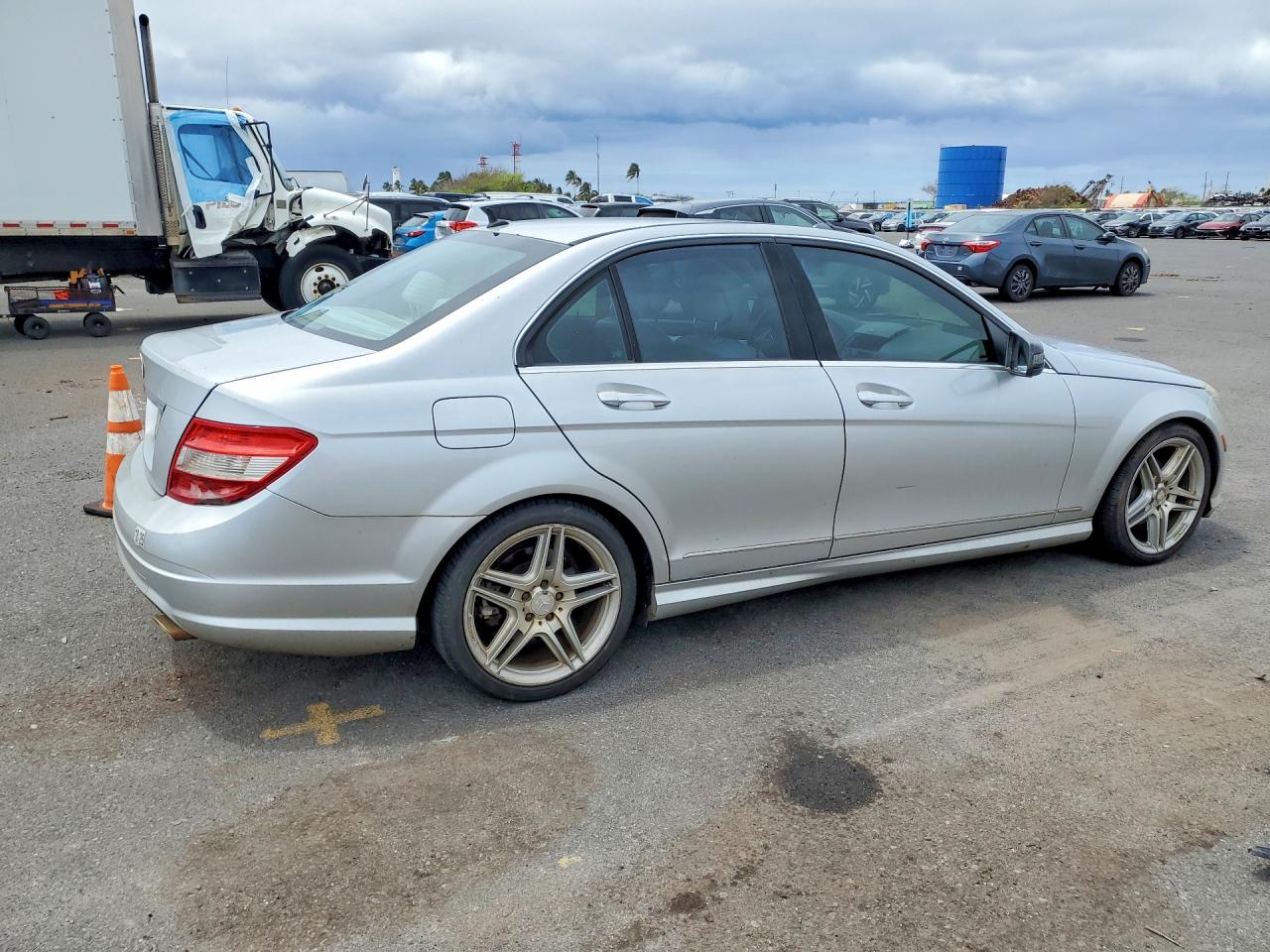 2011 MERCEDES-BENZ C 300 photo 5