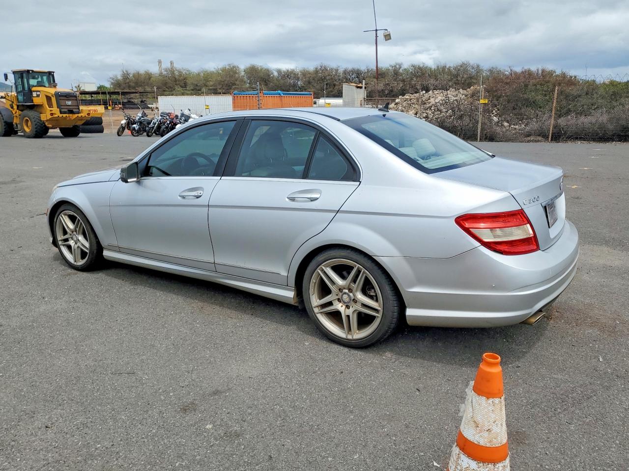 2011 MERCEDES-BENZ C 300 photo 3