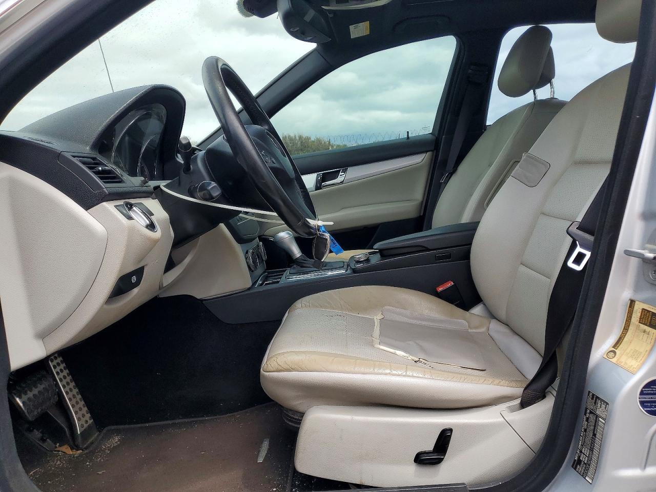 2011 MERCEDES-BENZ C 300 photo 13