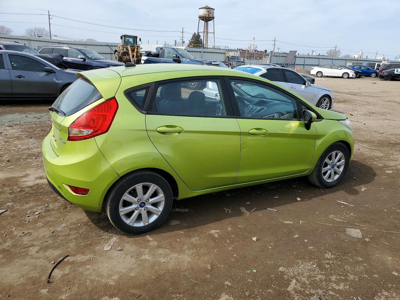 2012 FORD FIESTA photo 3